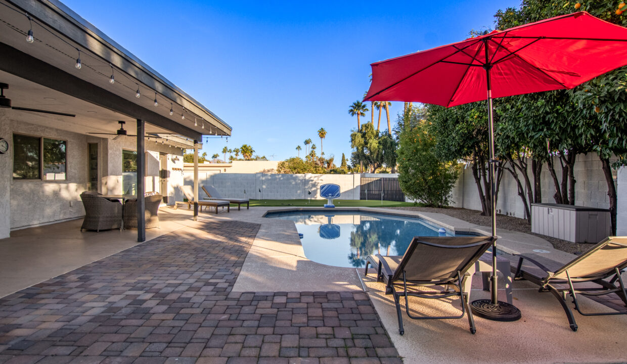 scottsdale airbnb vacation rental pool putting green vrbo kierland arizona (11)