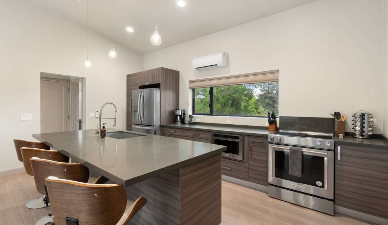 44-web-or-mls-QVB09969