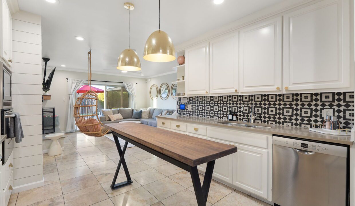 12-web-or-mls-Photo Jun 23 2018, 9 16 26 AM