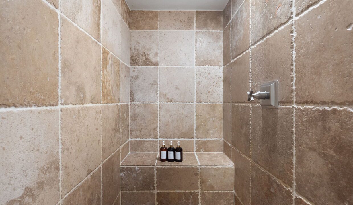 29-web-or-mls-Photo Jun 23 2018, 9 30 25 AM