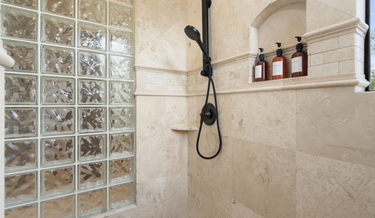 25-web-or-mls-Photo Jul 09 2018, 9 18 12 AM