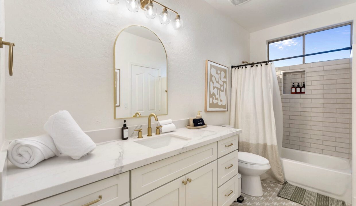 24-web-or-mls-Photo Sep 07 2018, 8 26 23 AM